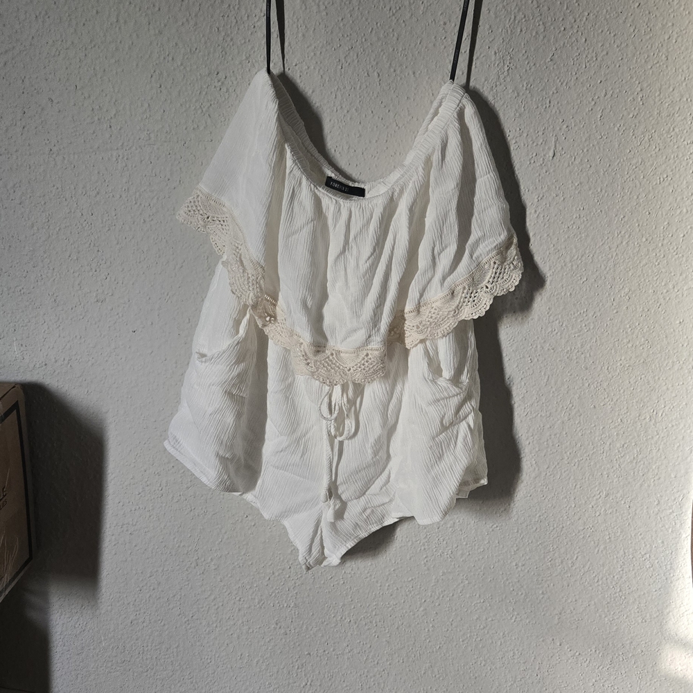 Forever 21 White Jumpsuit Chic and Versatile - Picture 3 of 4